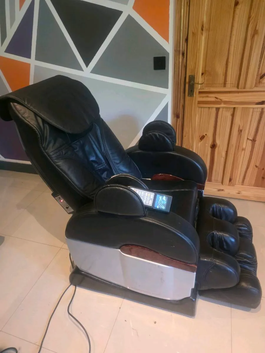 Reclining massage armchair - Image 1
