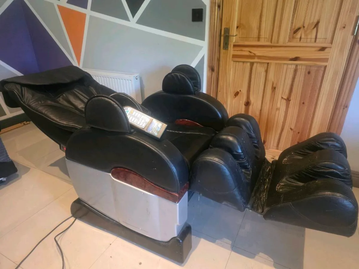 Reclining massage armchair - Image 2