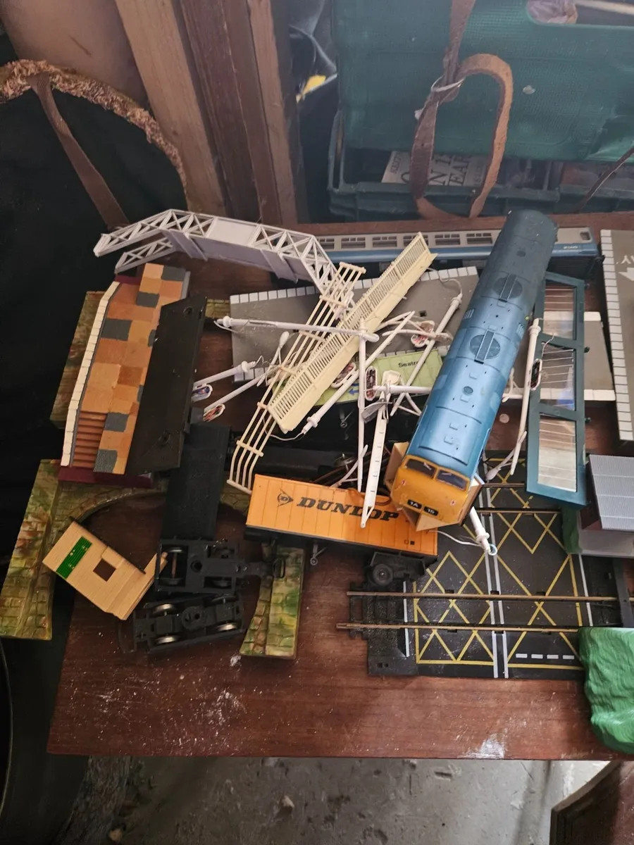 Hornby Triang Lima OO Gauge Lot - Image 4