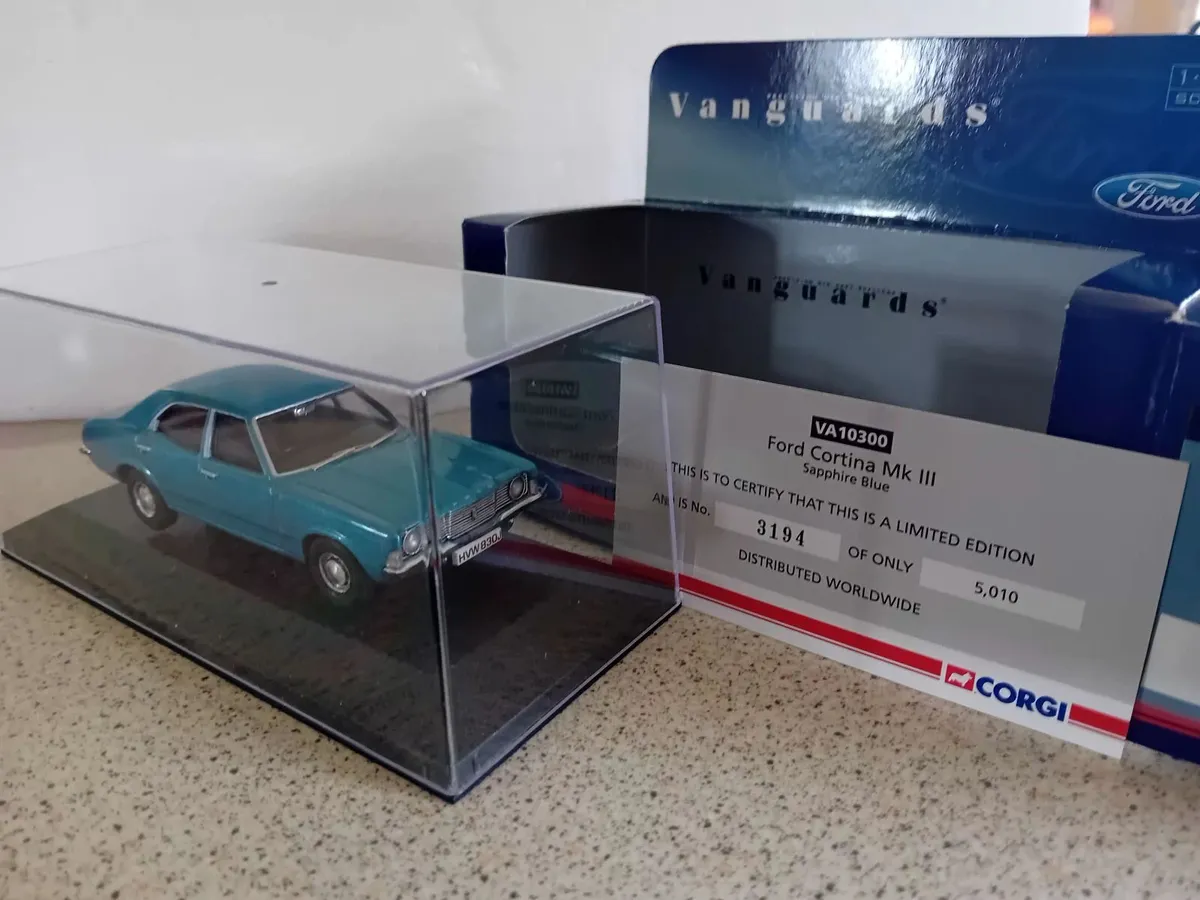 Morris Minor Traveller  model & 8 others - Image 3