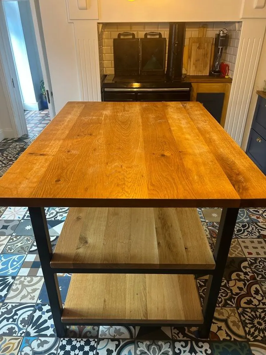 Kitchen Island - Image 1
