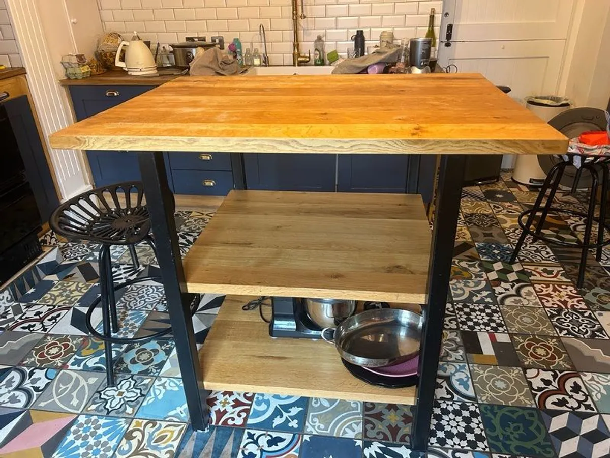 Kitchen Island - Image 4