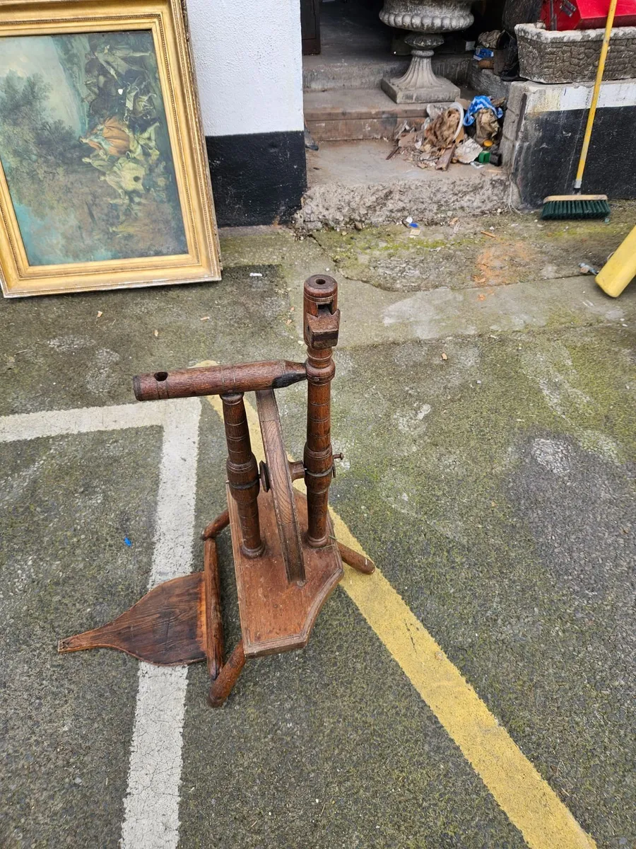 Vintage Spinning Wheel - Image 2