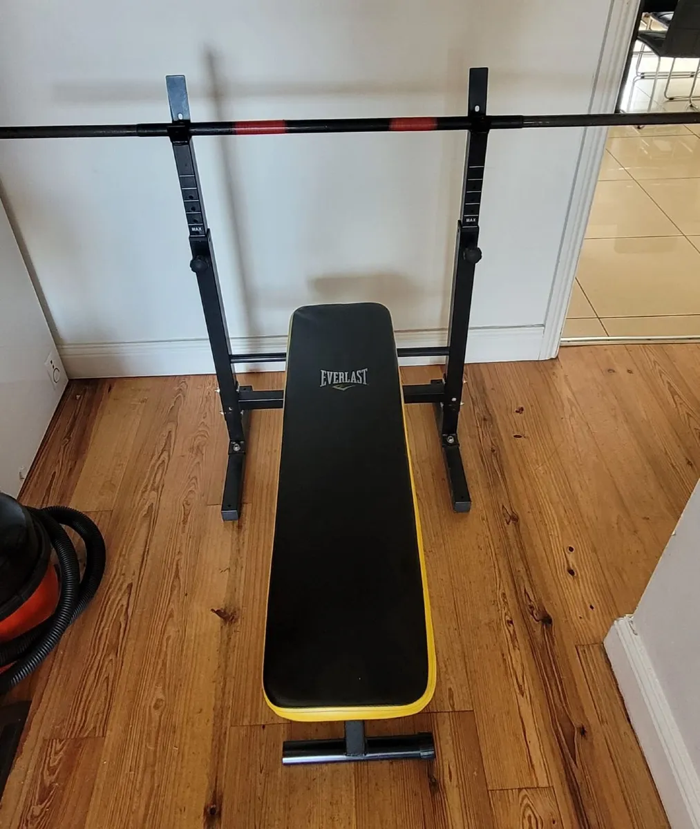 Weight bench and barbell - Image 2