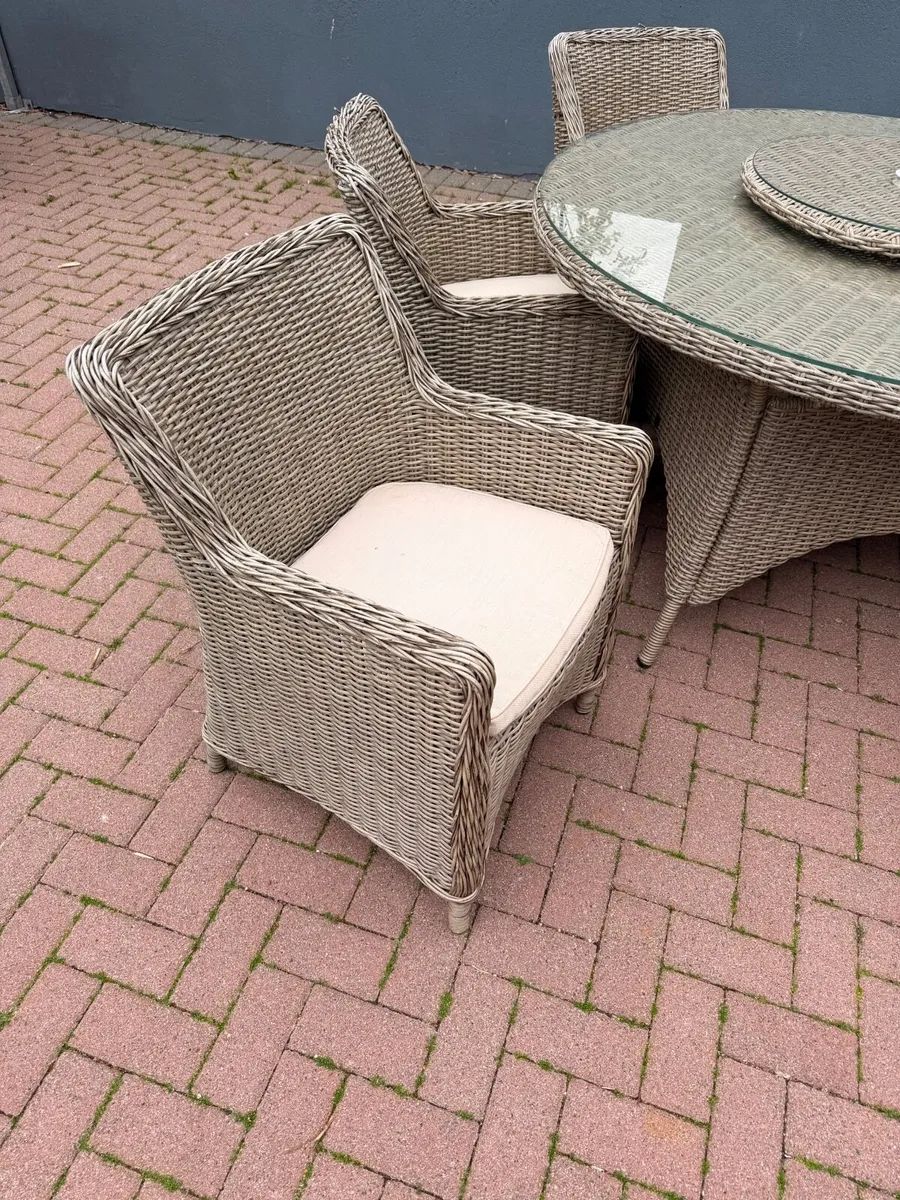 Garden Table & 6 Chairs - Image 3