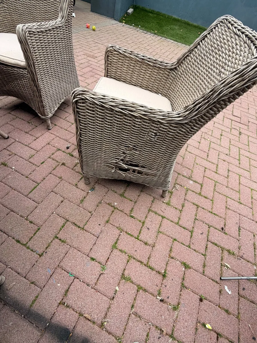 Garden Table & 6 Chairs - Image 4