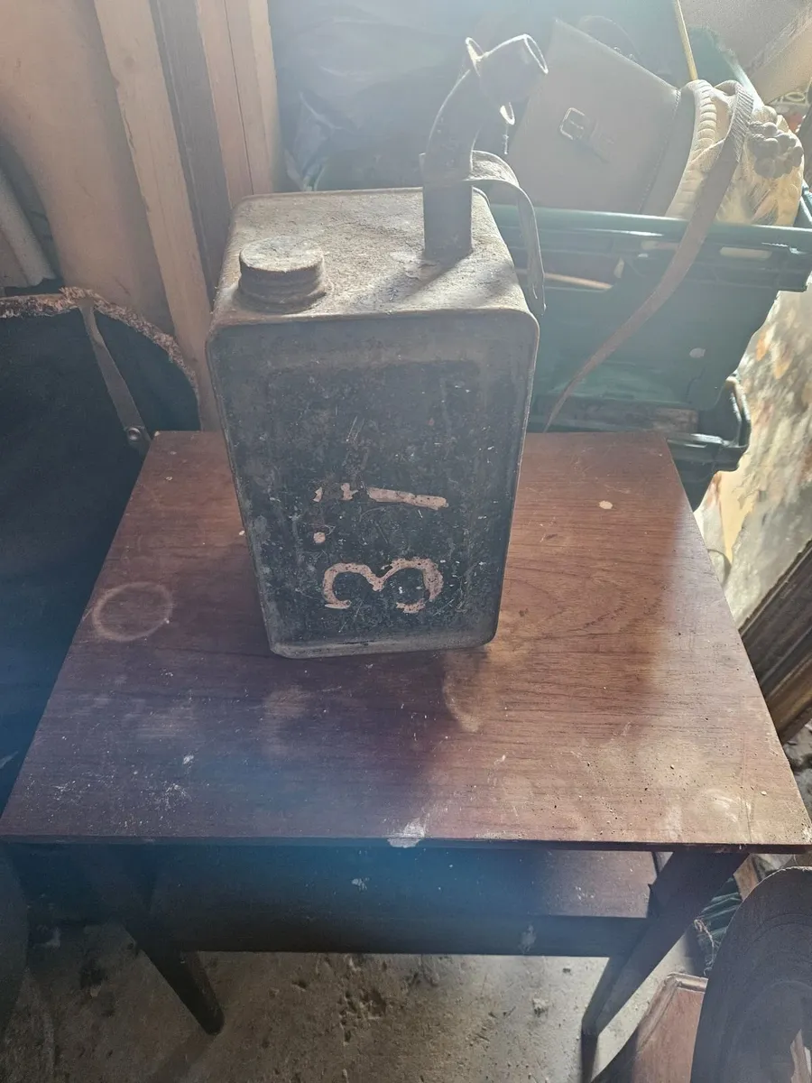 Vintage Oil Can - Image 3