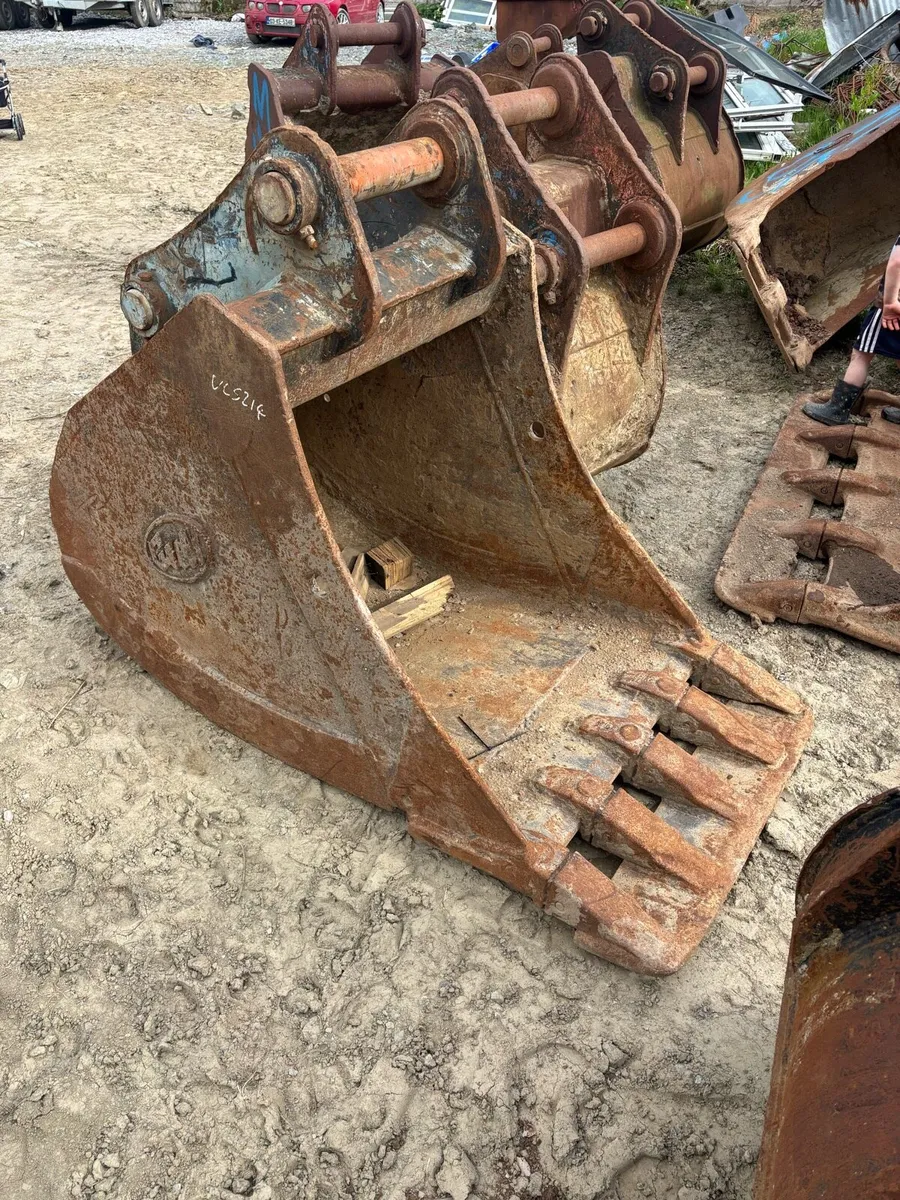 Geith Buckets - Image 1