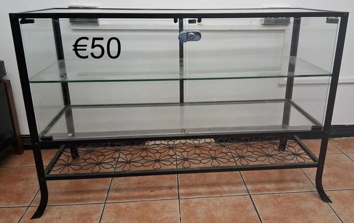 Furniture and tattoo bed for sale - Image 2
