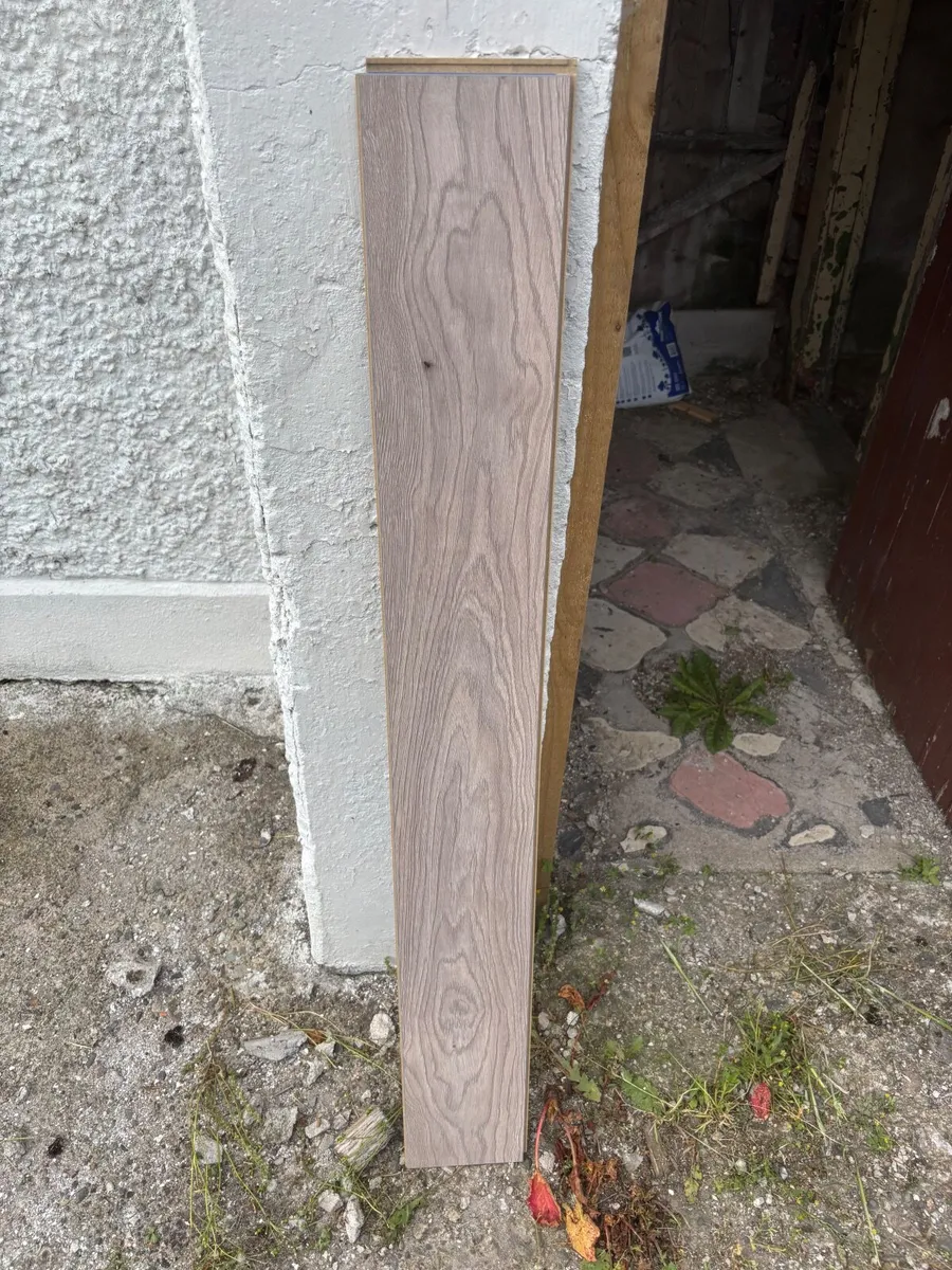 Laminate flooring - Image 4