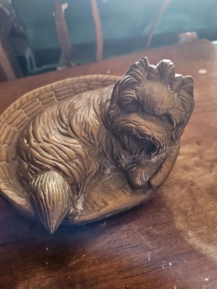 Vintage Brass Terrier in a Basket - Image 4