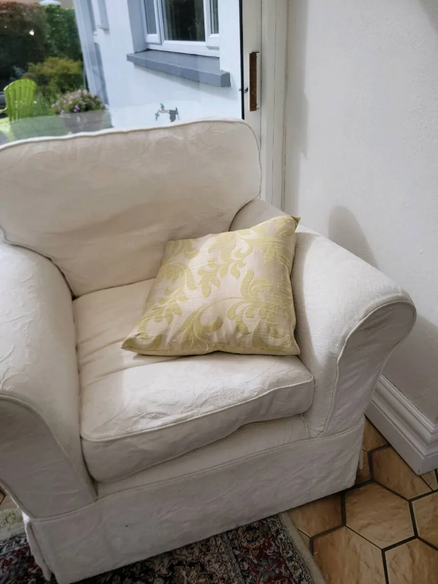 2 cream armchairs - Image 1