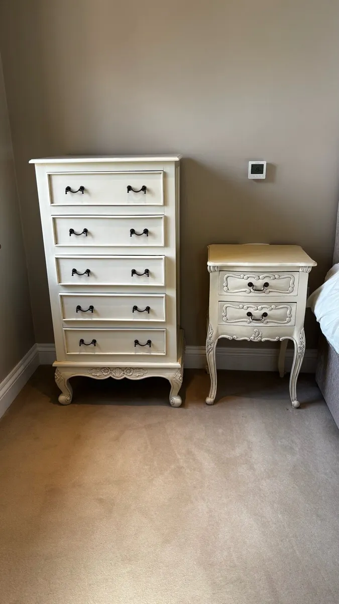 French inspired bedroom furniture. - Image 1