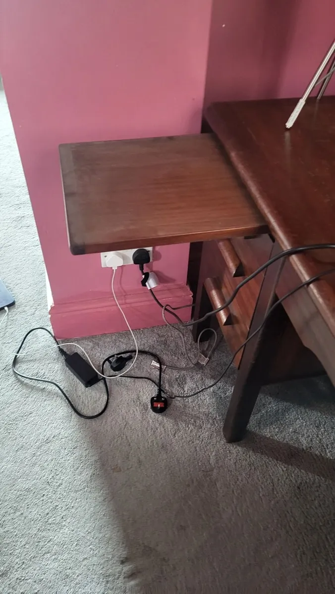 Office desk - Image 4