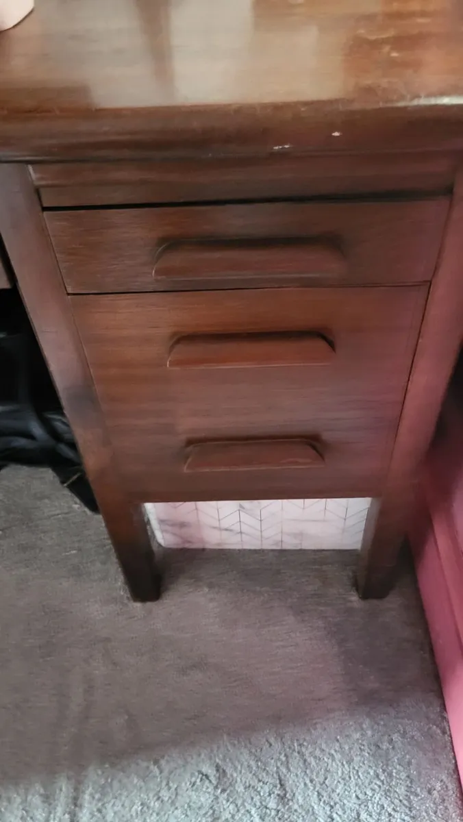 Office desk - Image 2