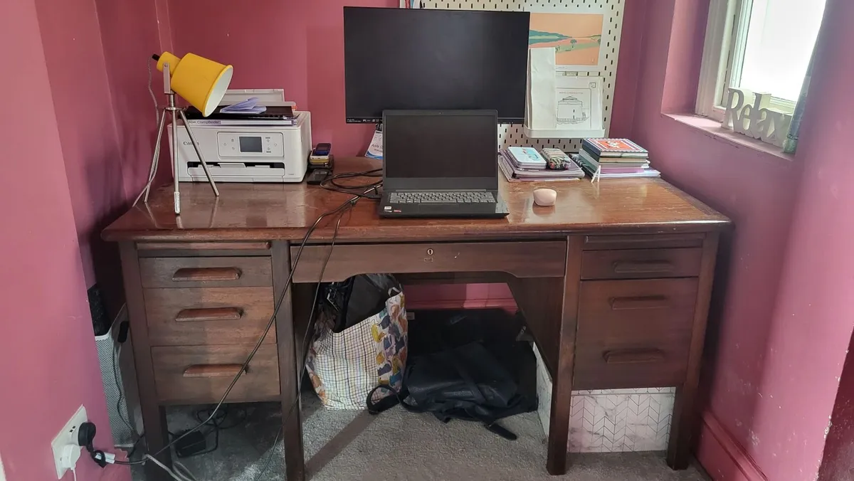 Office desk - Image 3