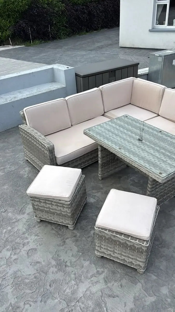outdoor rattan furniture - Image 1