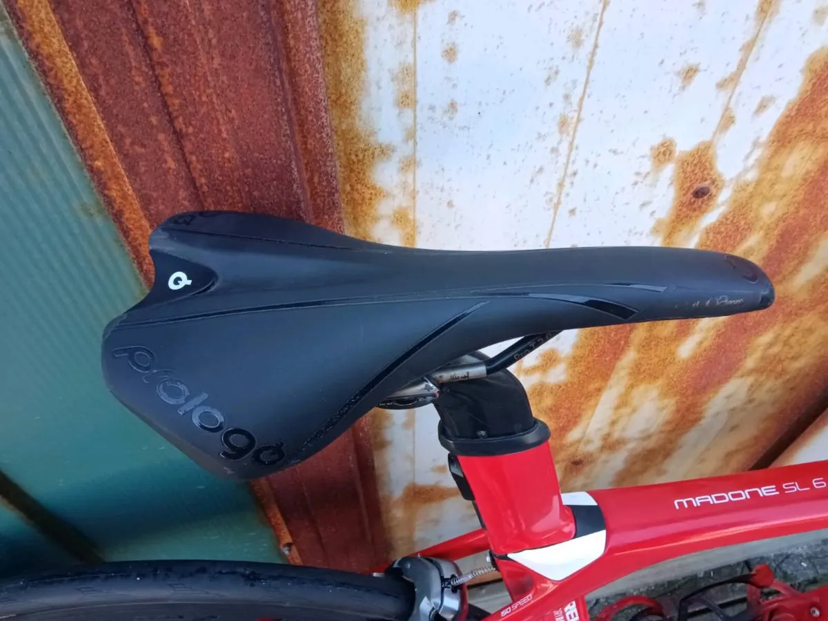 Trek Madine SL6 rim brake 54cm road bike in red - Image 3
