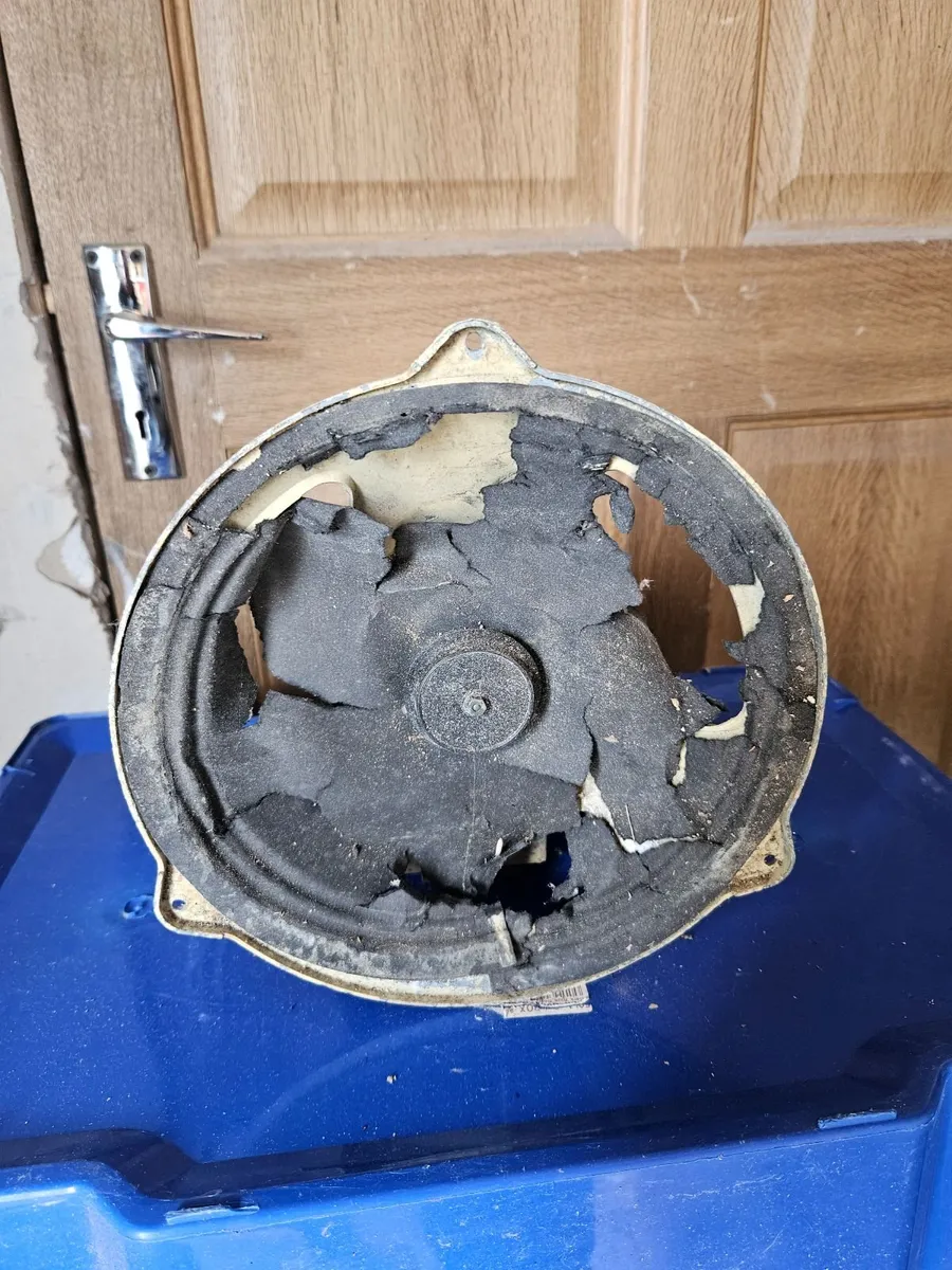 Vintage Speaker - Image 1