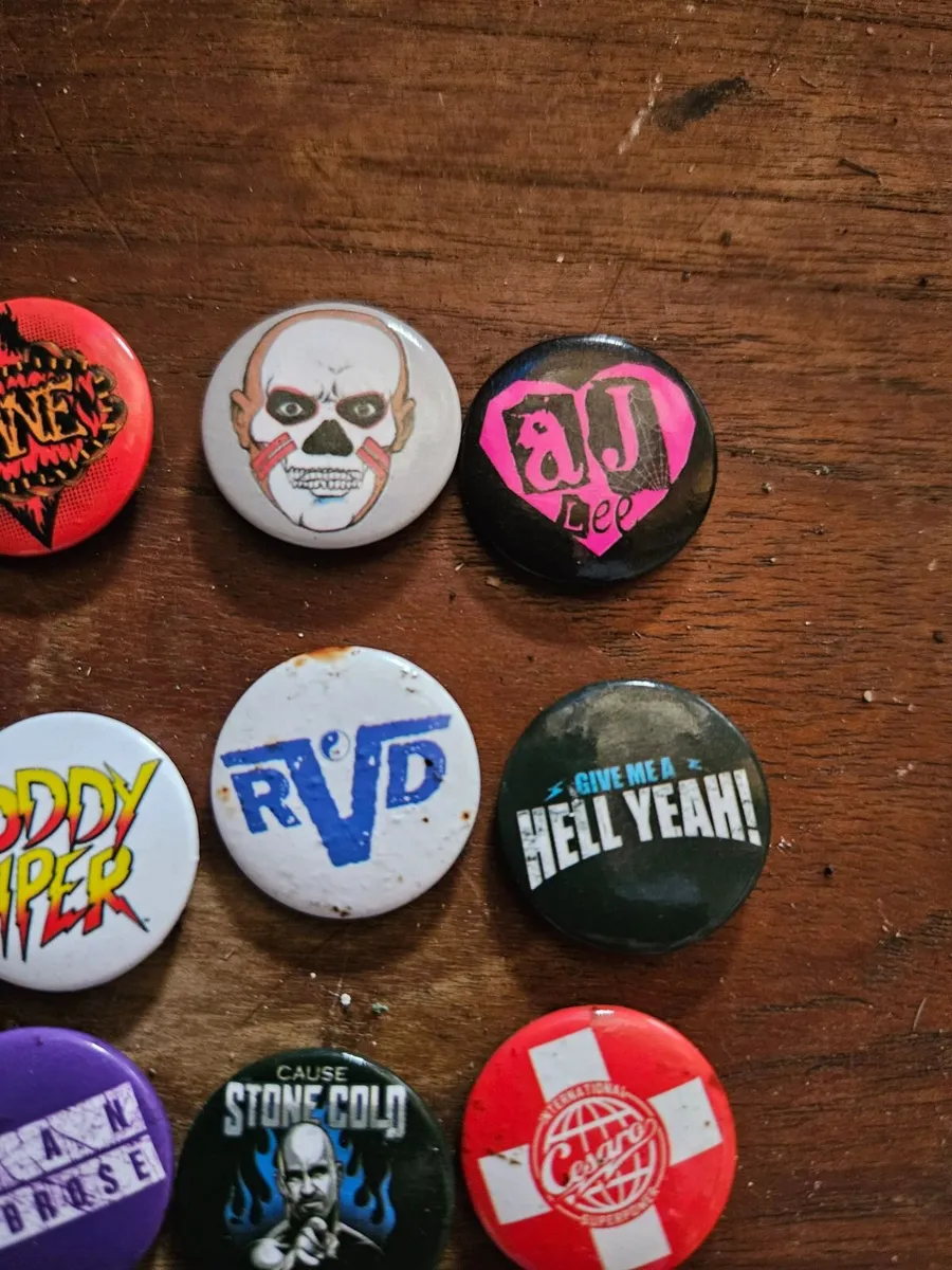 Badges - Image 3