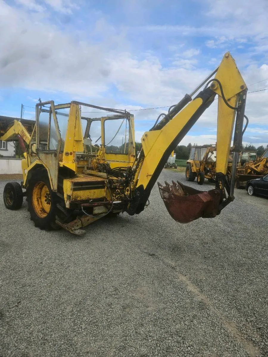 Ford 4550  digger - Image 2
