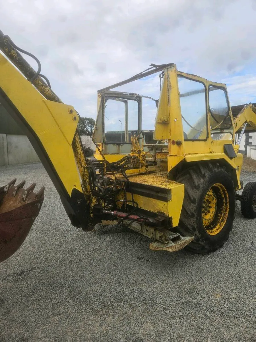Ford 4550  digger - Image 4
