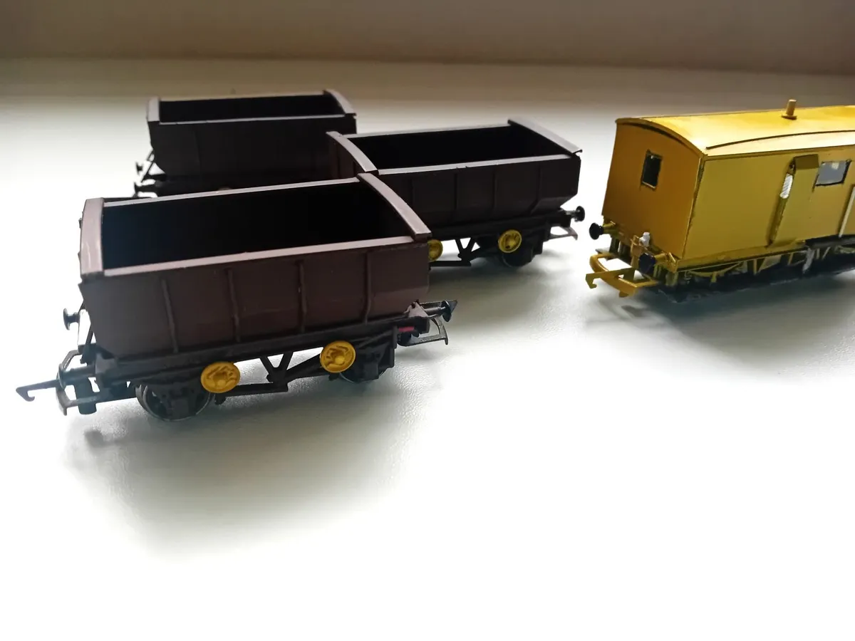 MODEL  RAILWAY  IRISH  BALLAST  WAGON  SET - Image 3