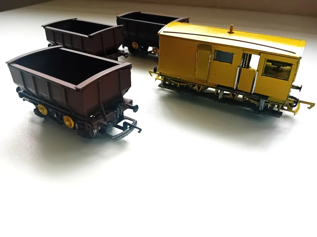 MODEL  RAILWAY  IRISH  BALLAST  WAGON  SET - Image 4