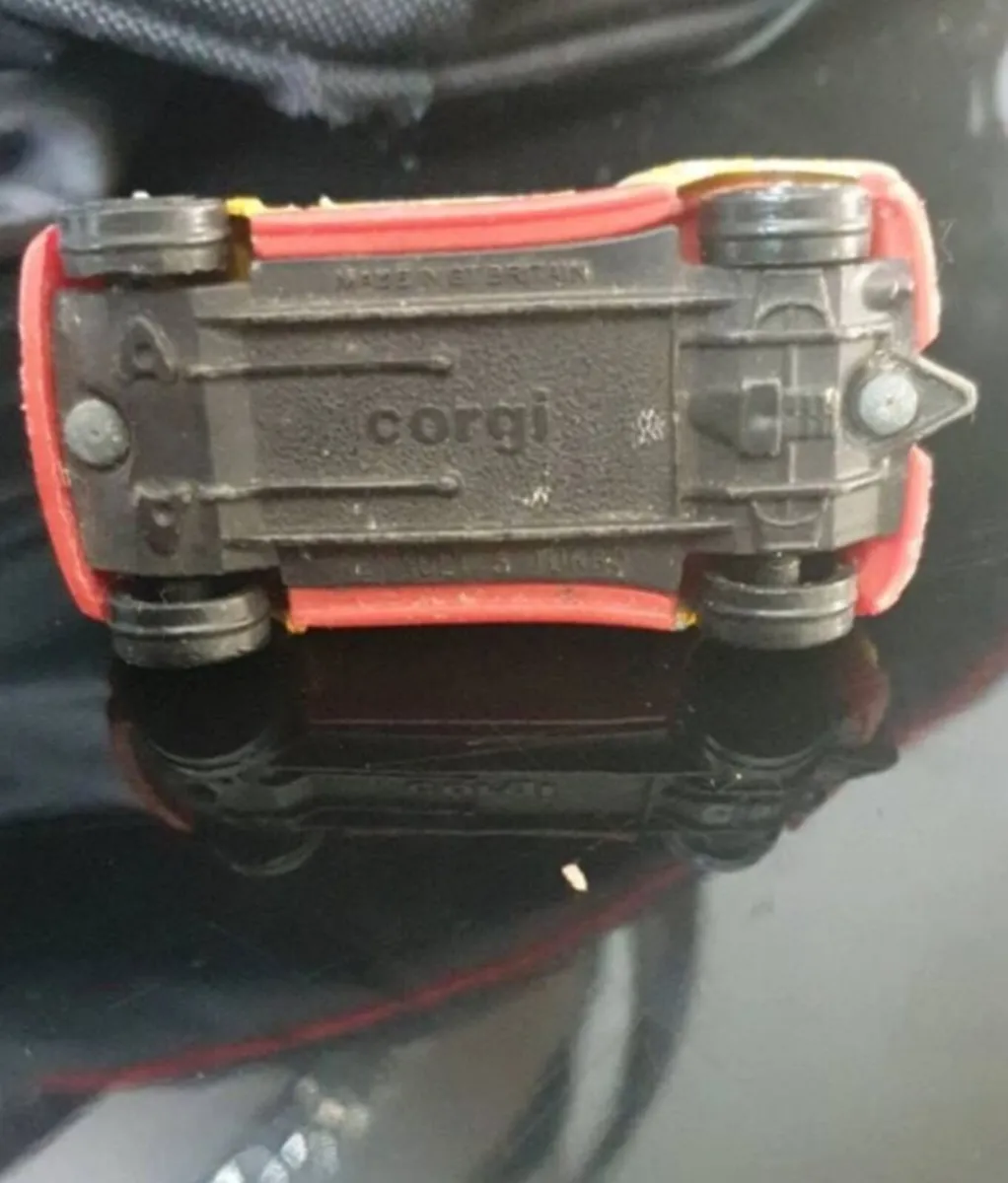CORGI RENAULT 5 RALLY MODEL - Image 2