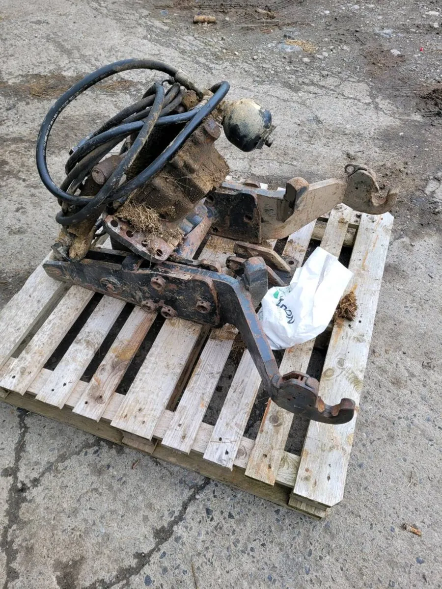 Front linkage - Image 1