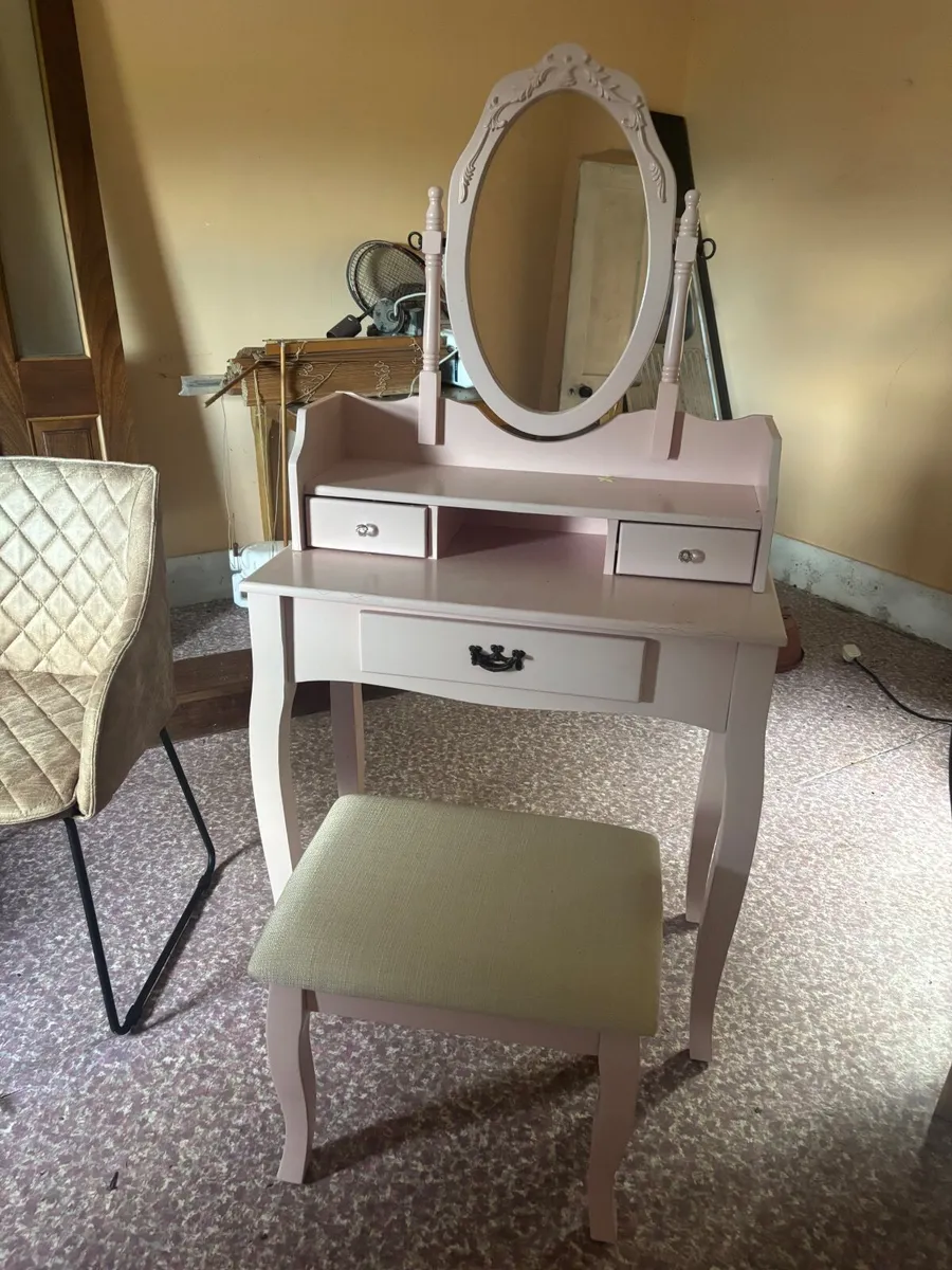 Children’s dressing table and stool - Image 3