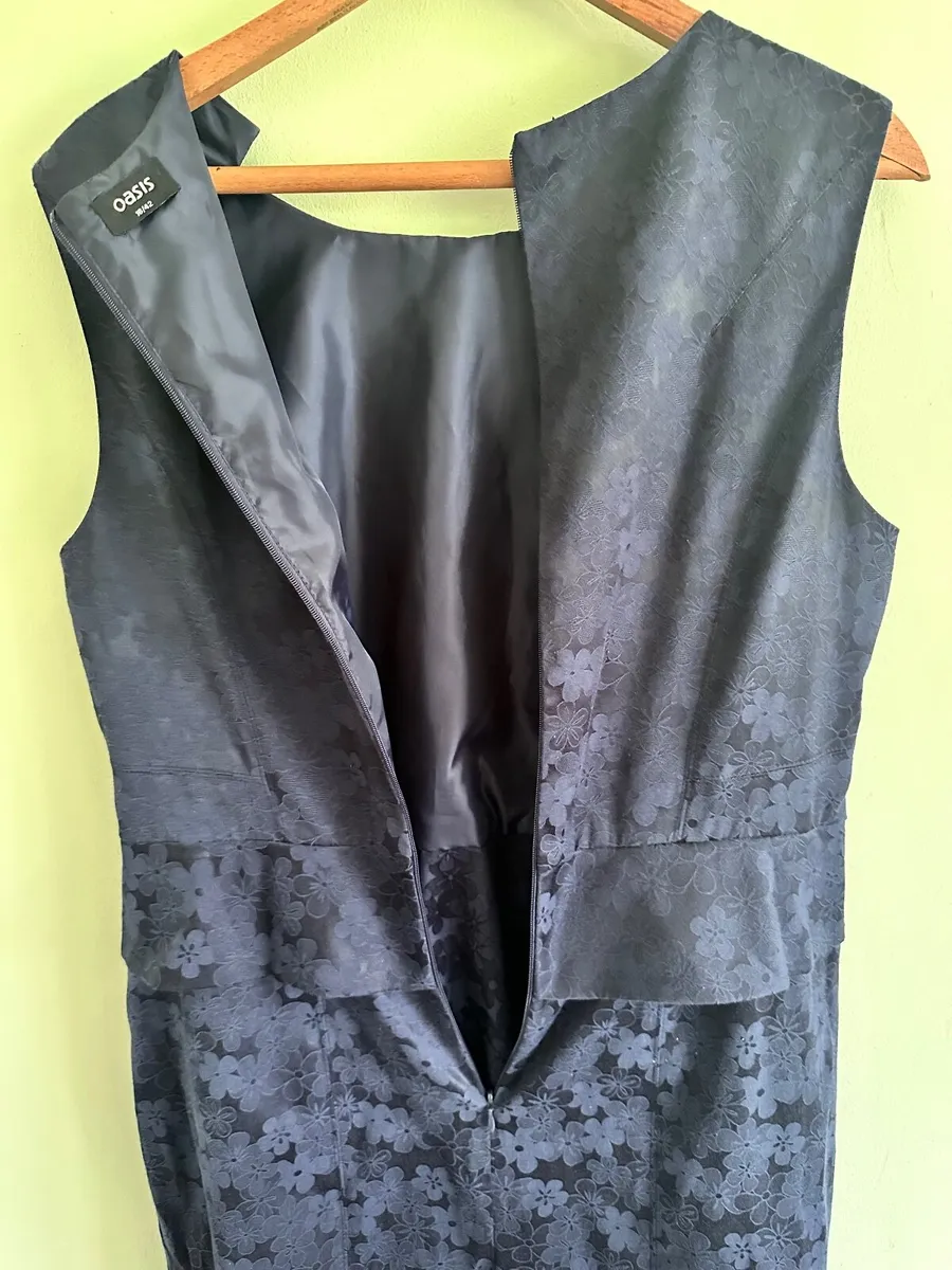 Women’s navy dress - Image 3