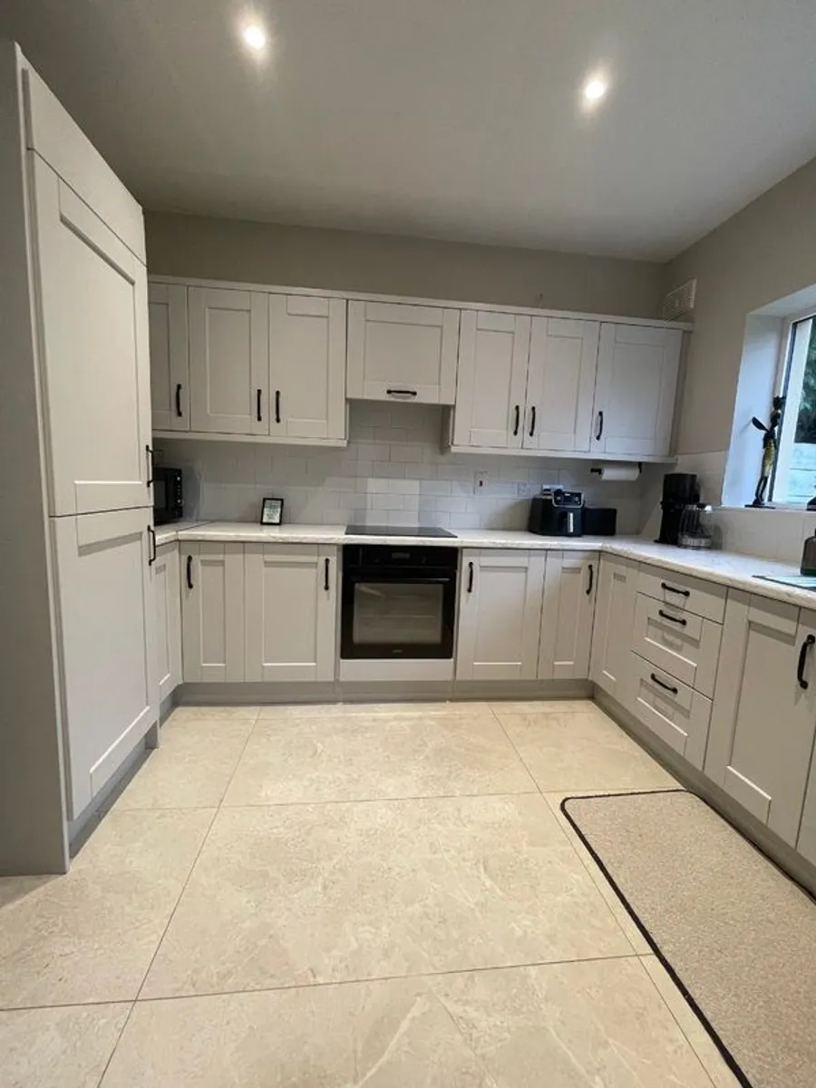 Modern Integrated Kitchen For Sale - Image 4