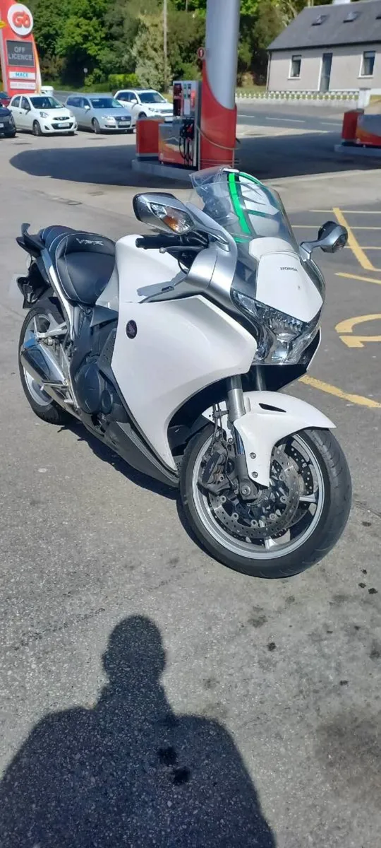 Honda VFR 1200F - Image 3