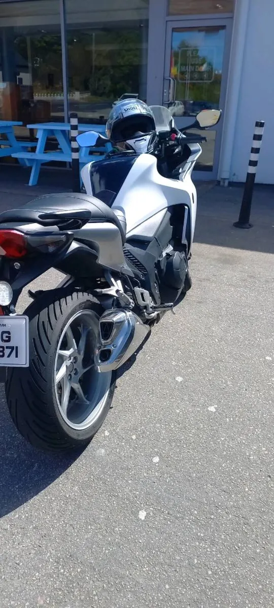 Honda VFR 1200F - Image 4