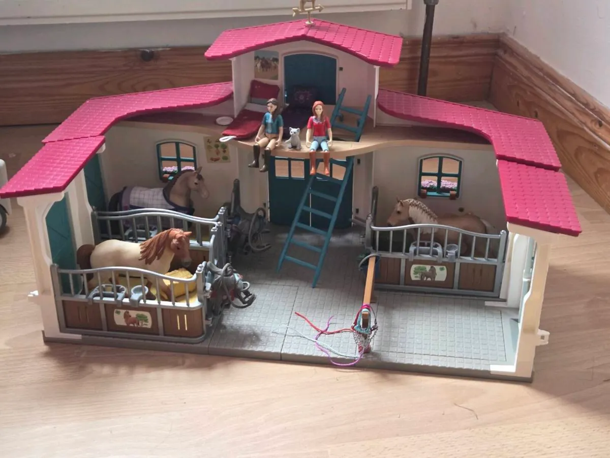 Horses and Stables Bundle - Image 2