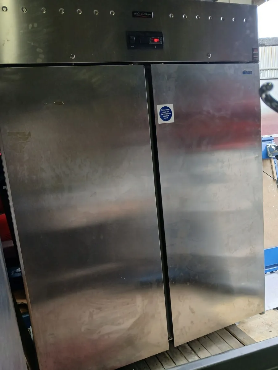 Commercial fridge double door ...chilled - Image 4