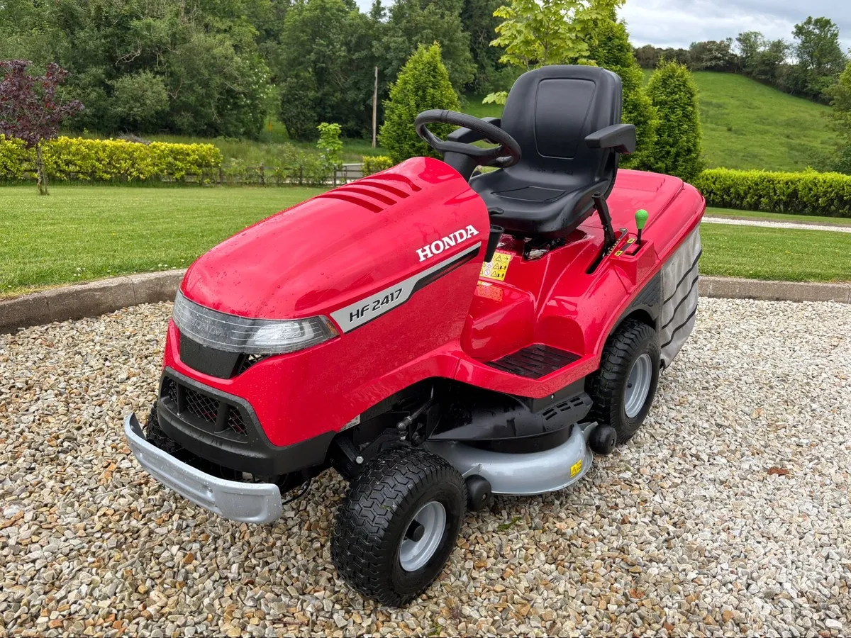 Honda 2417 HF ride on lawnmower - Image 3