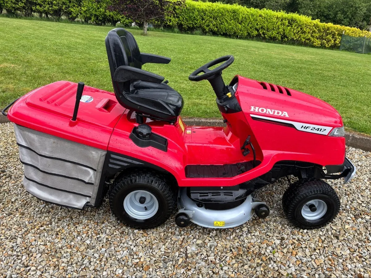 Honda 2417 HF ride on lawnmower - Image 1