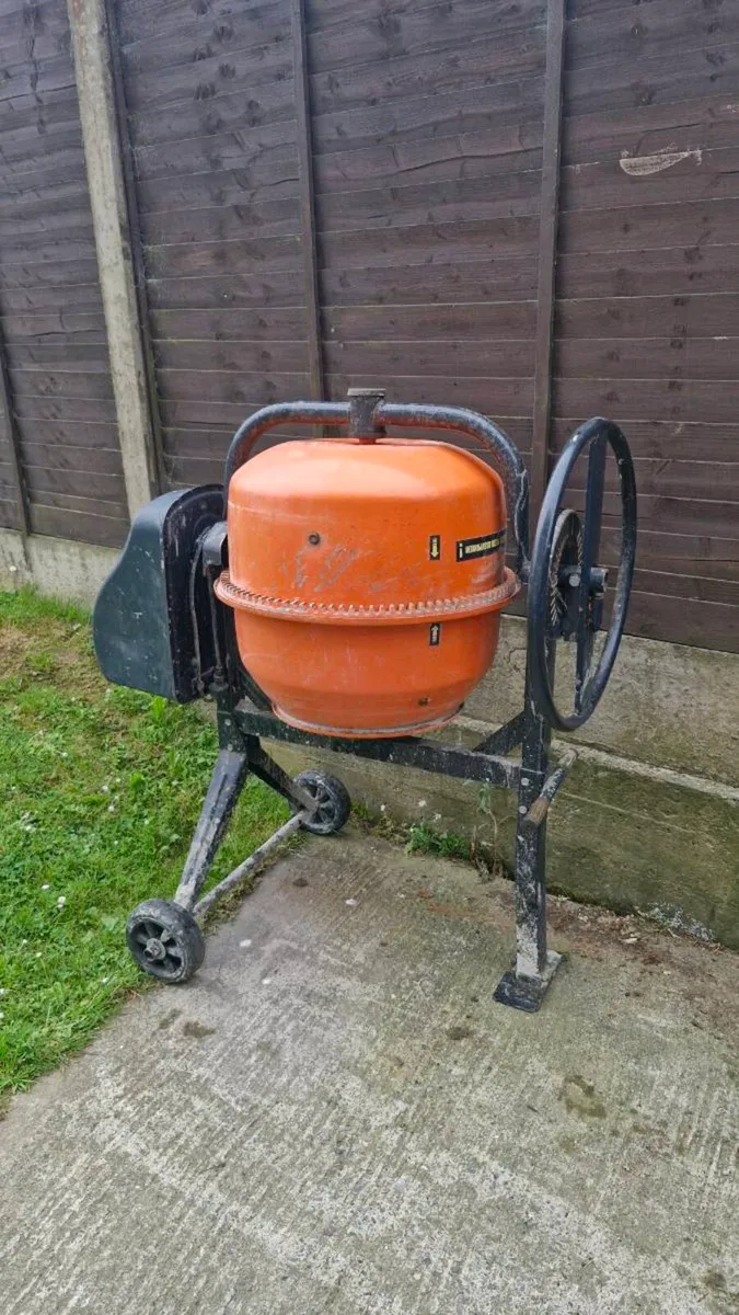 concrete mixer - Image 1