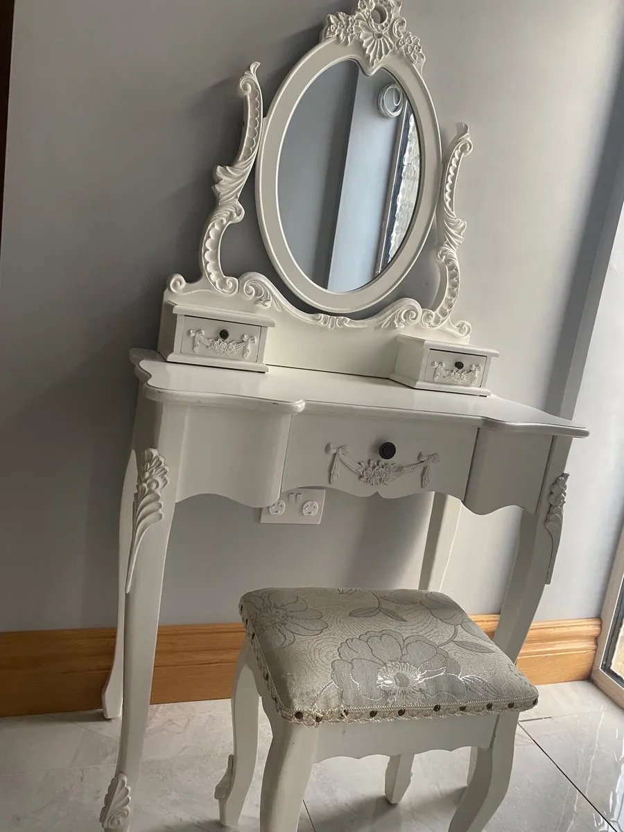 Dressing table & stool - Image 2