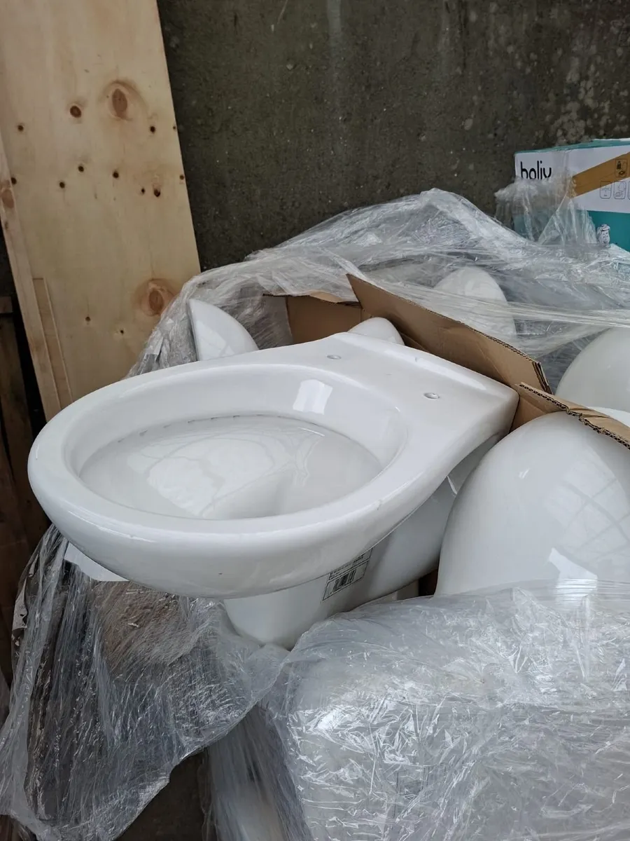 Toilets - Image 3