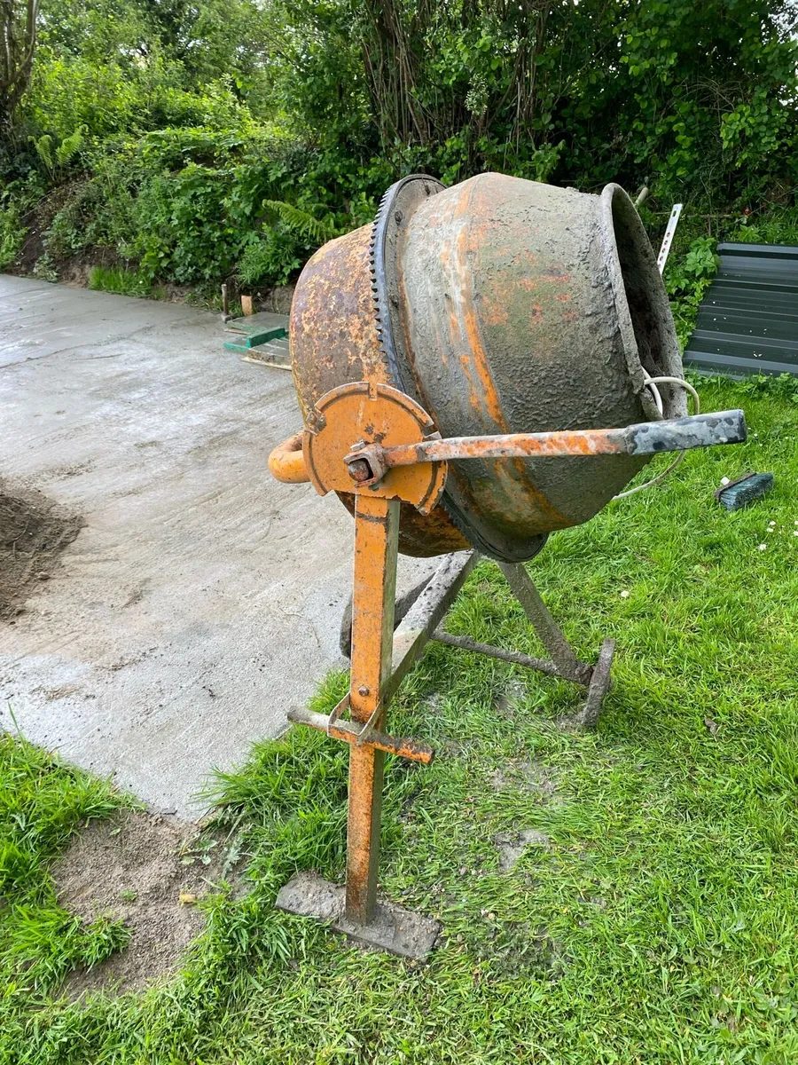 Cement mixer - Image 2
