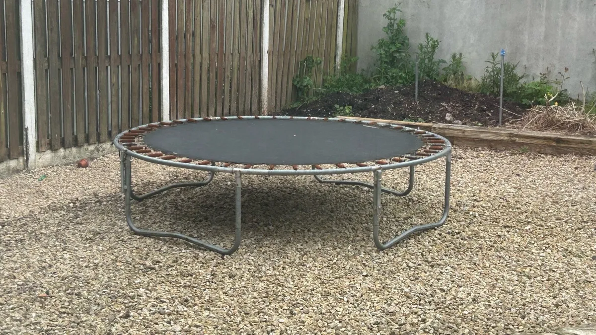 8ft Trampoline – no safety net - Collection Only - Image 2