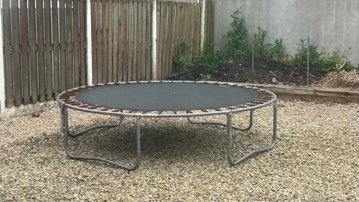8ft Trampoline – no safety net - Collection Only - Image 3