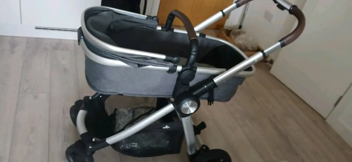 pram - Image 2