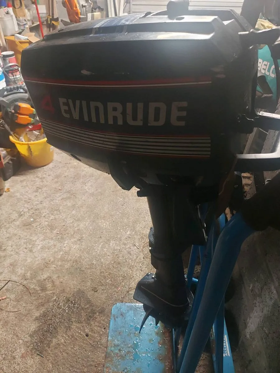 Boat engine - Image 2