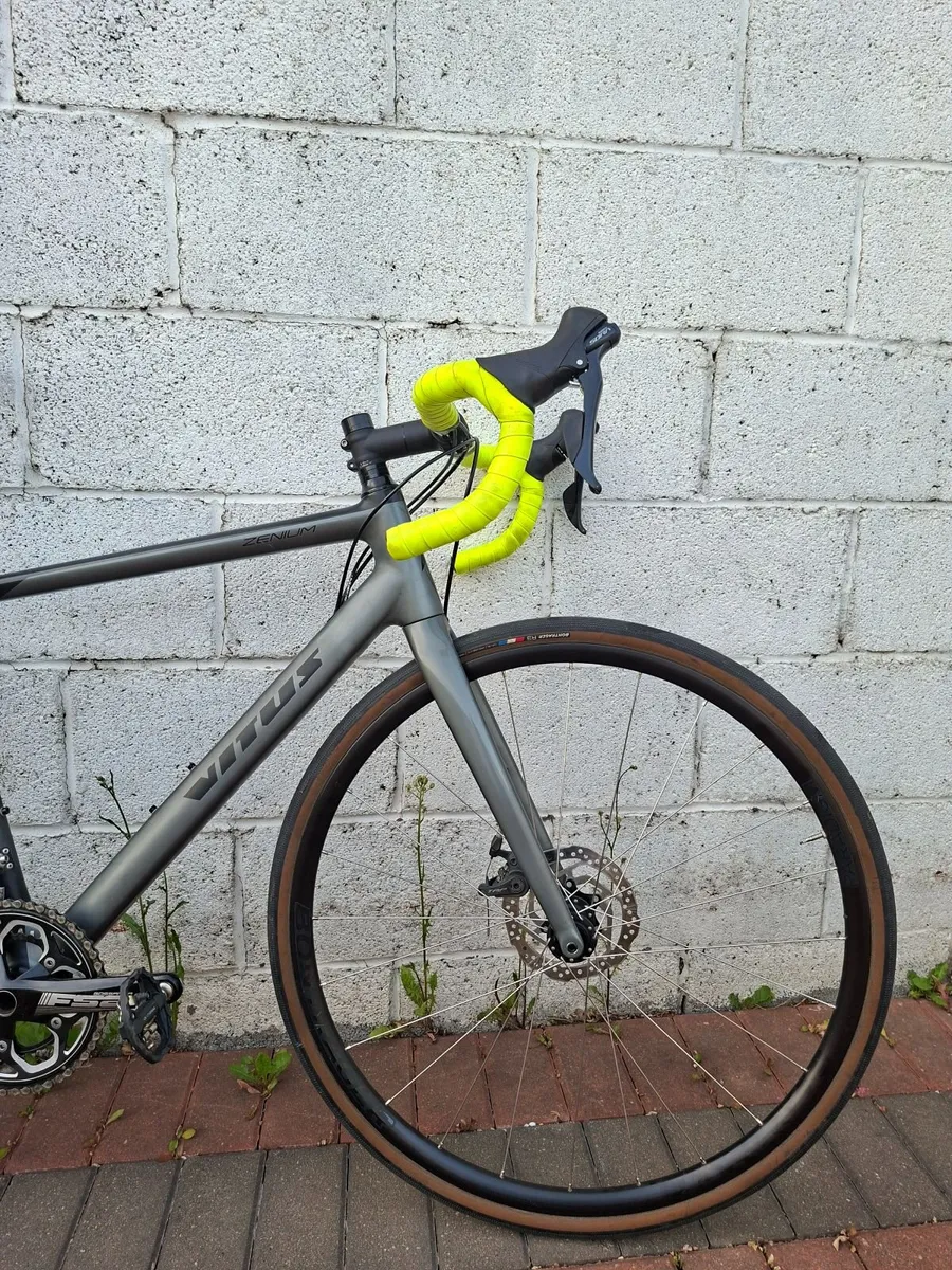 Vitus Zenium Carbon Disc Road Bike - Image 4