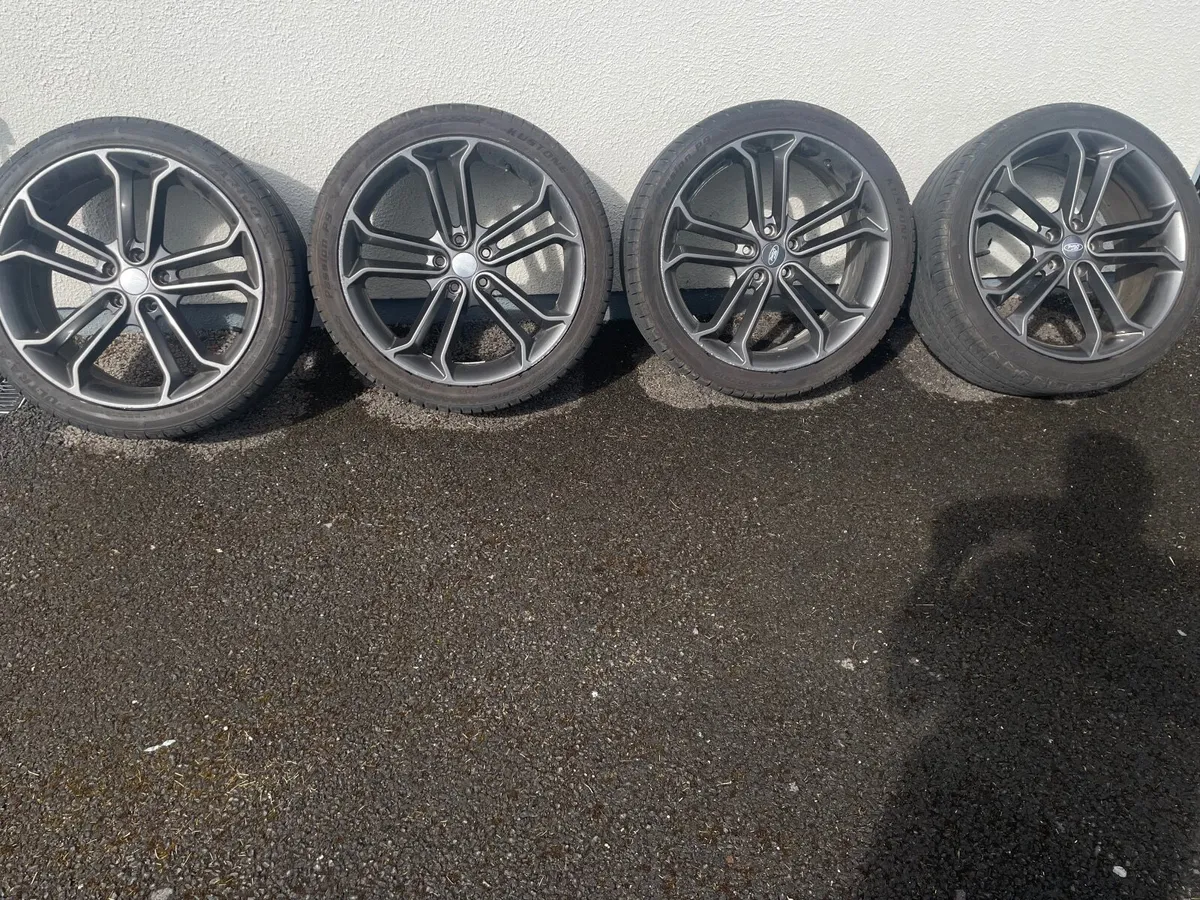 19” Alloy Wheels - Image 1