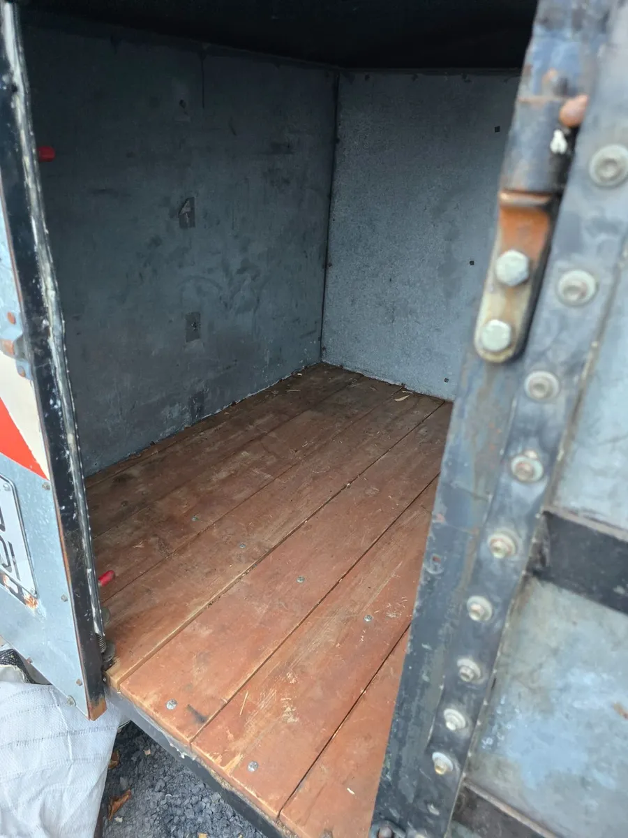 Camping trailer - Image 3